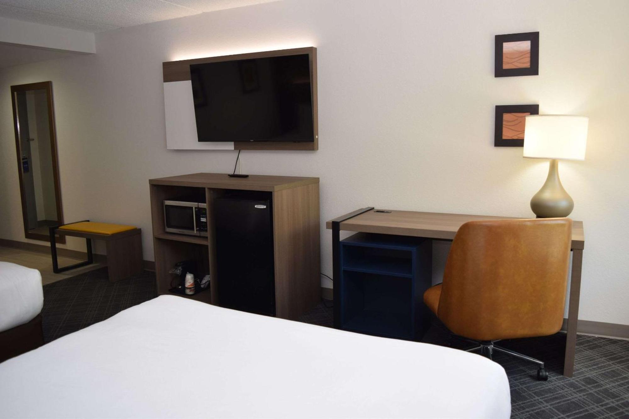 Comfort Inn & Suites Syracuse-Carrier Circle Източна Сиракуза Екстериор снимка