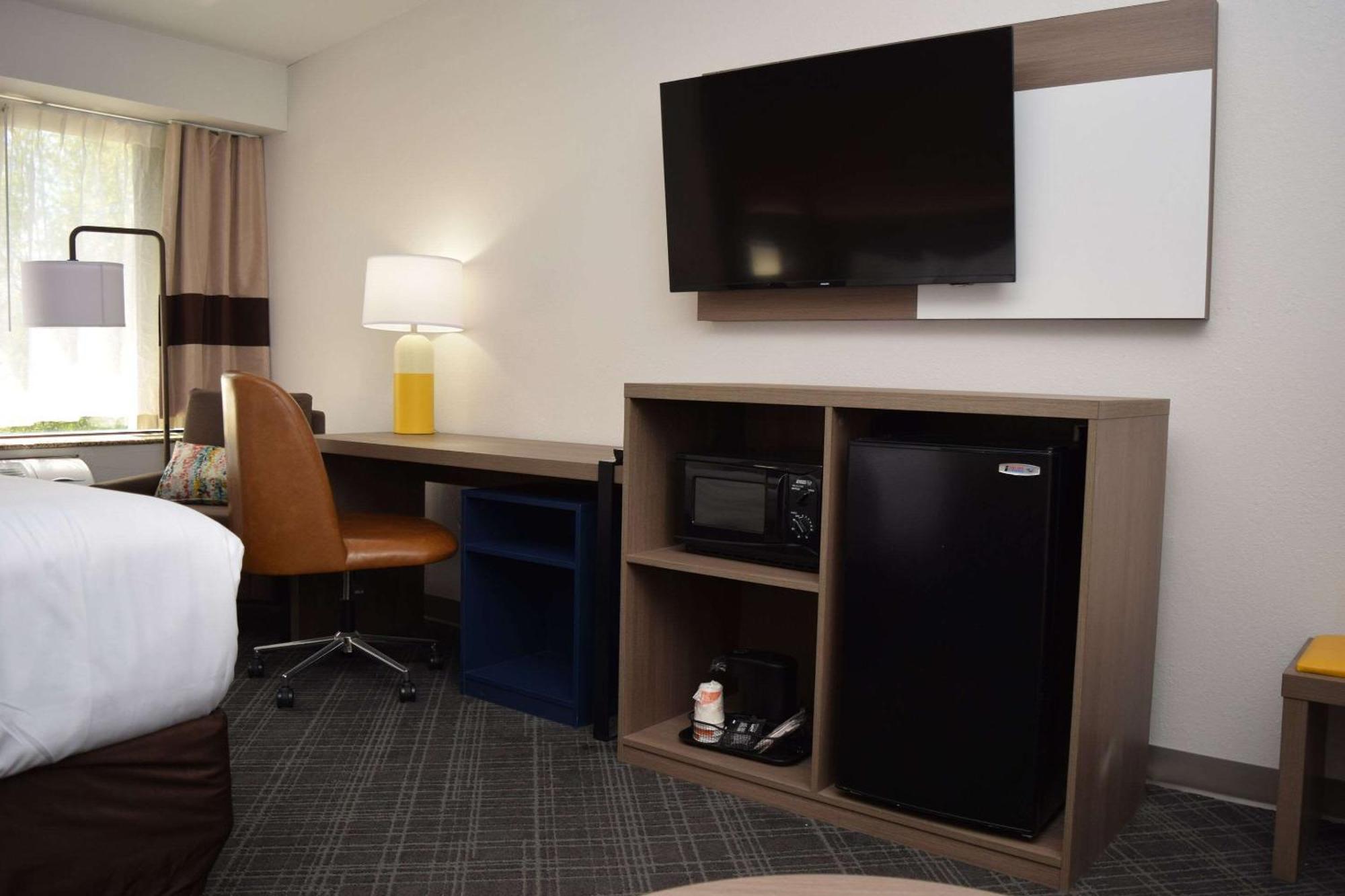 Comfort Inn & Suites Syracuse-Carrier Circle Източна Сиракуза Екстериор снимка