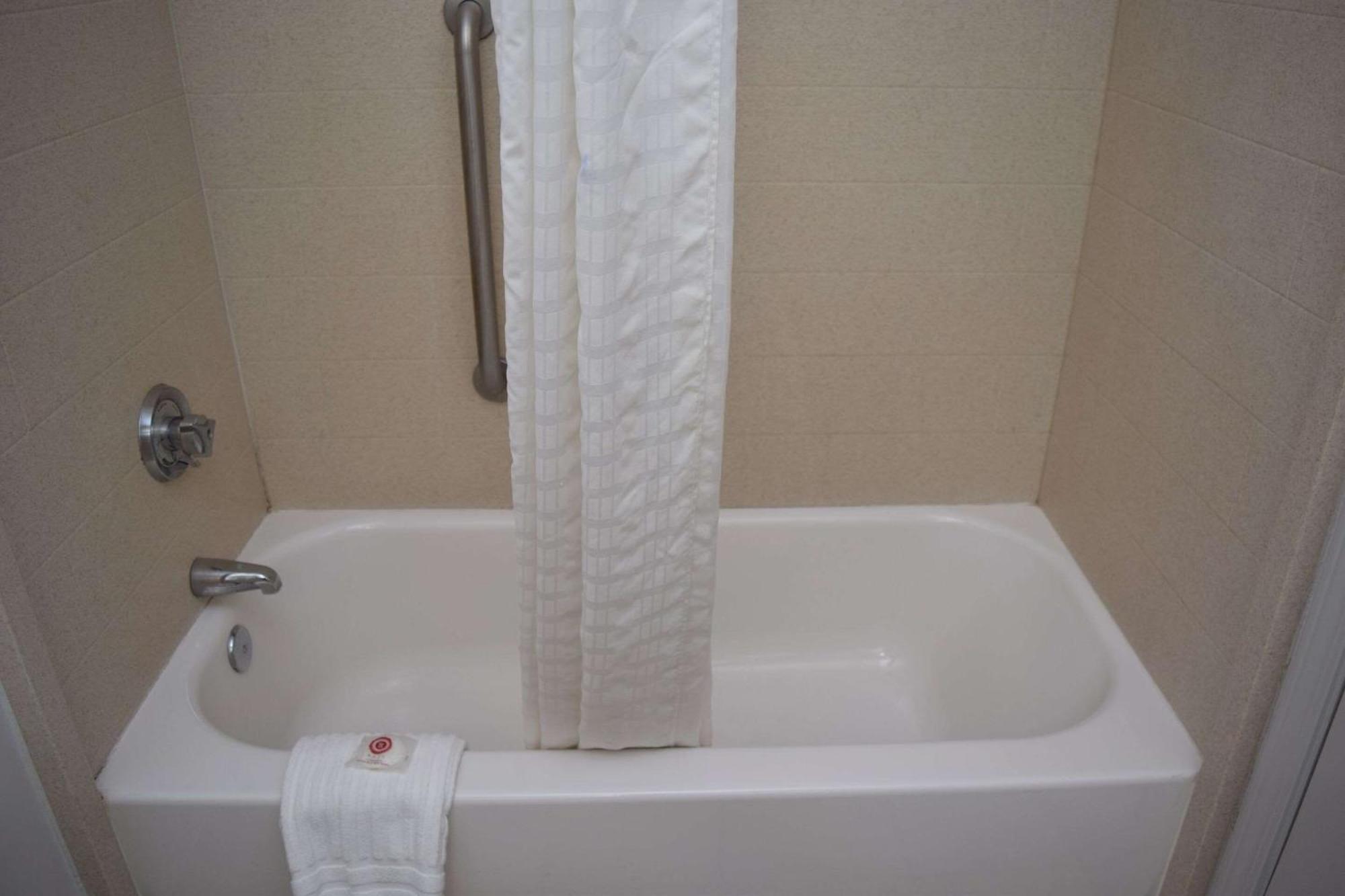 Comfort Inn & Suites Syracuse-Carrier Circle Източна Сиракуза Екстериор снимка