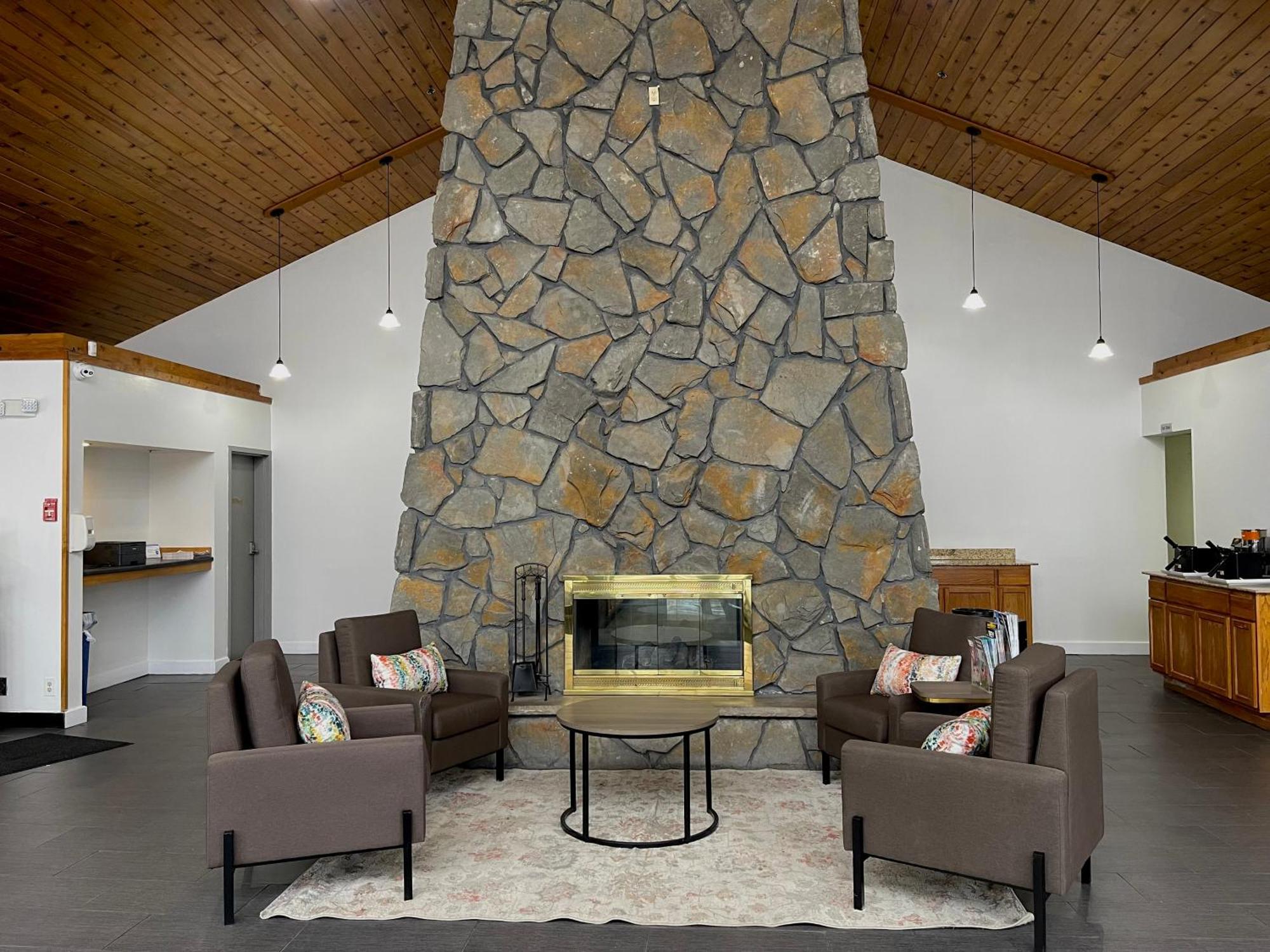 Comfort Inn & Suites Syracuse-Carrier Circle Източна Сиракуза Екстериор снимка