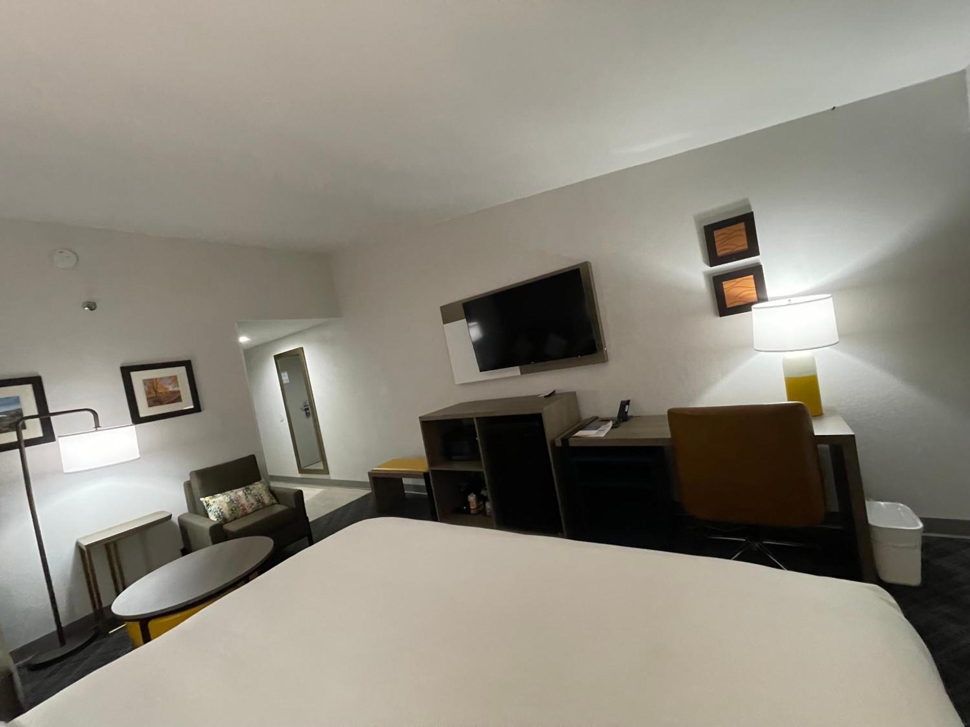 Comfort Inn & Suites Syracuse-Carrier Circle Източна Сиракуза Екстериор снимка
