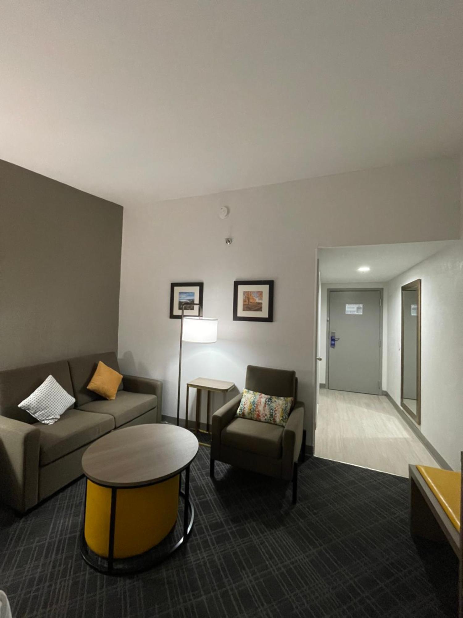Comfort Inn & Suites Syracuse-Carrier Circle Източна Сиракуза Екстериор снимка