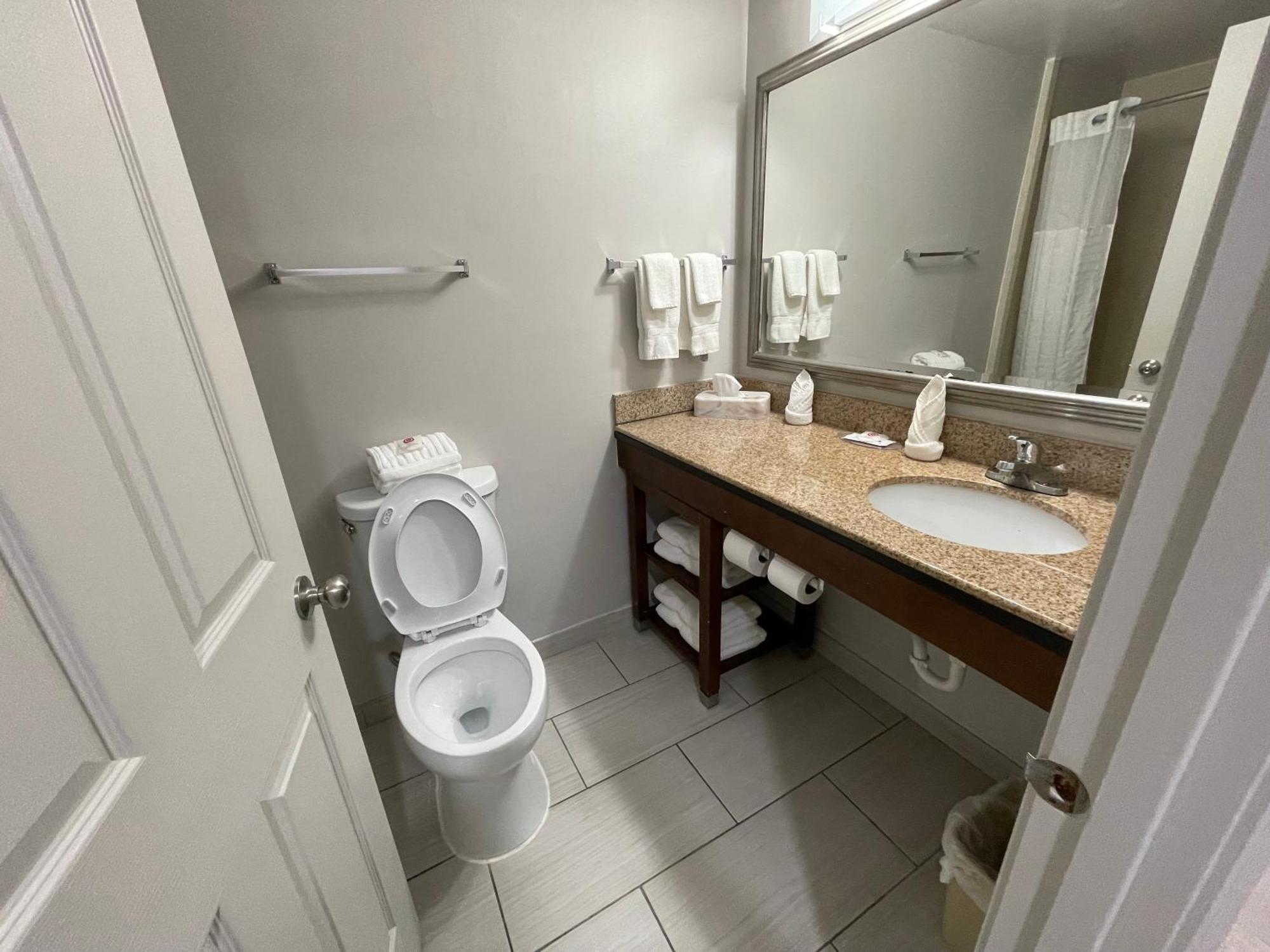 Comfort Inn & Suites Syracuse-Carrier Circle Източна Сиракуза Екстериор снимка