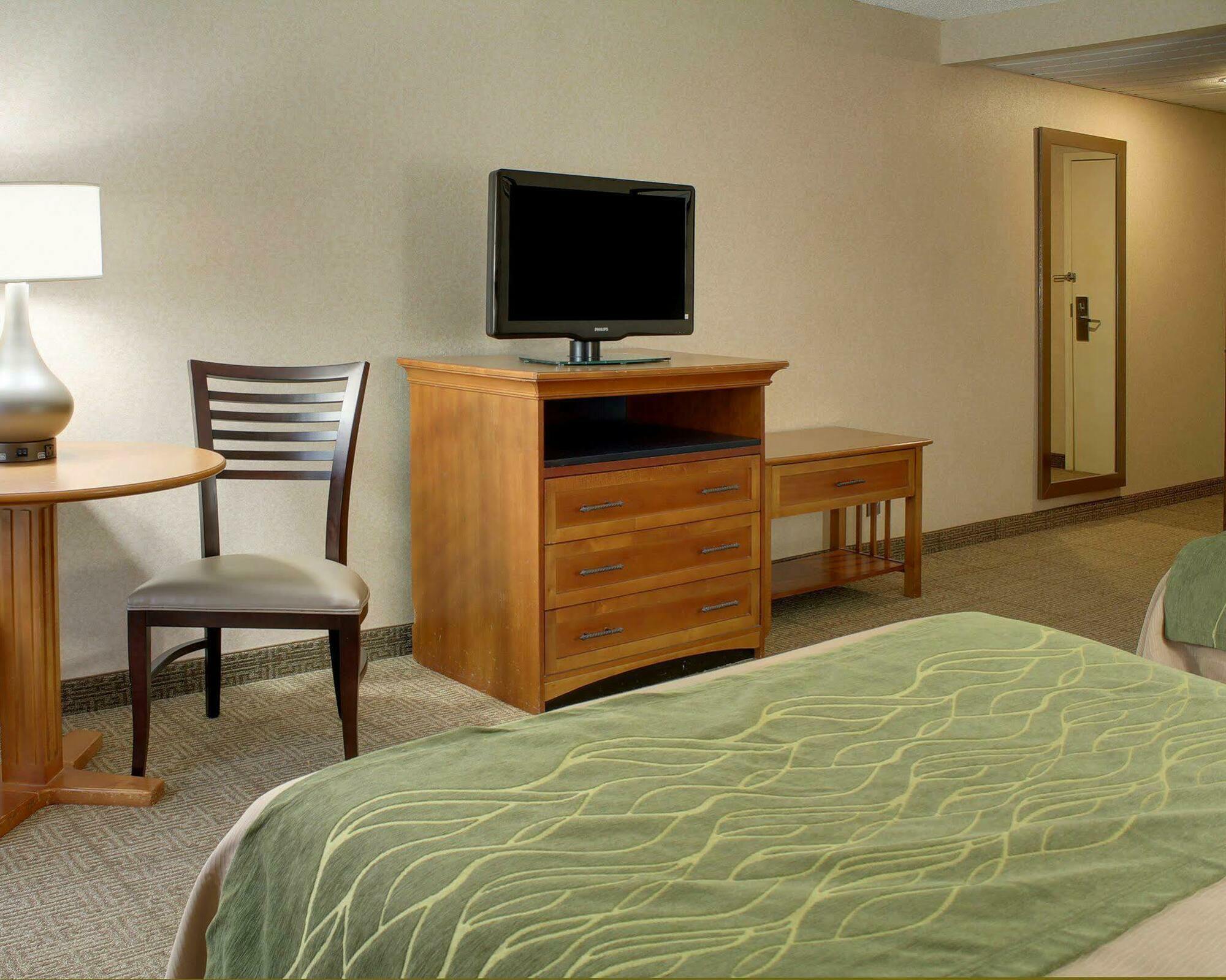Comfort Inn & Suites Syracuse-Carrier Circle Източна Сиракуза Екстериор снимка